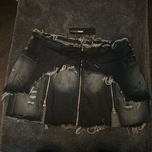 BRAND NEW - Fashion Nova Frayed Denim Mini Skirt